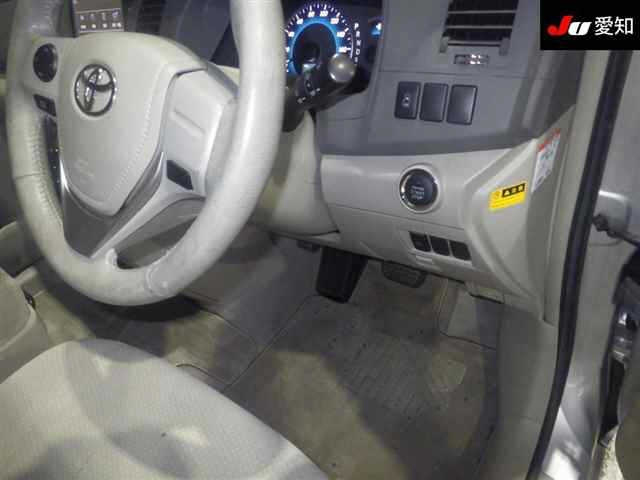 TOYOTA ISIS 2014