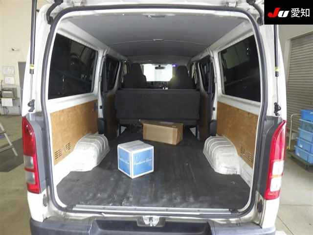 TOYOTA HIACE VAN 2018