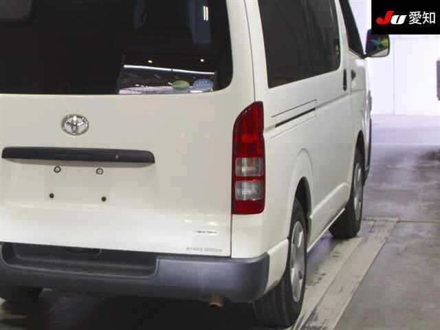 TOYOTA HIACE VAN 2018