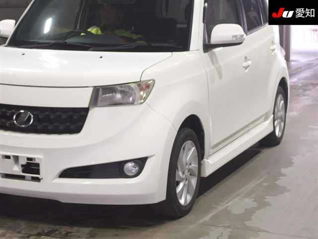 TOYOTA BB 2012