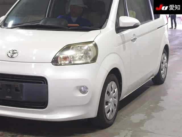 TOYOTA PORTE 2012