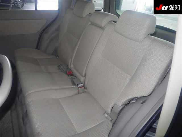 TOYOTA RAUM 2008