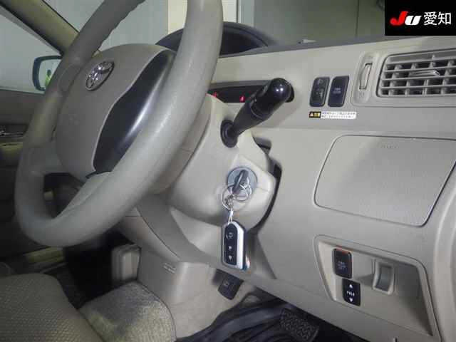 TOYOTA RAUM 2008