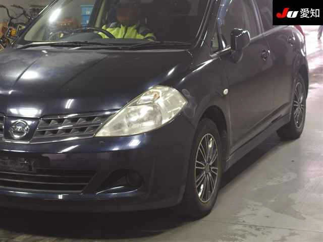 NISSAN TIIDA 2011