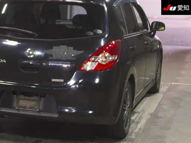NISSAN TIIDA 2011