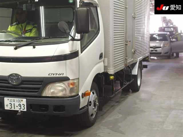 TOYOTA DYNA 2010