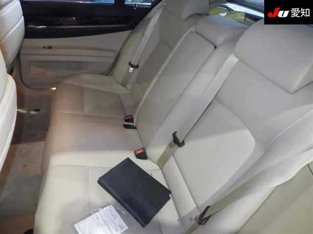 BMW 7 SERIES 2012