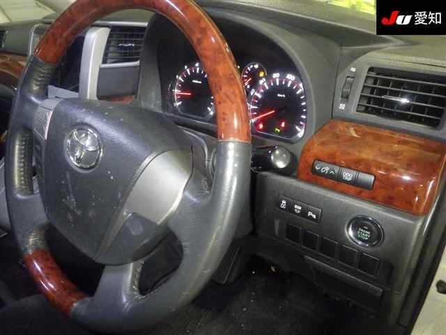 TOYOTA ALPHARD 2010