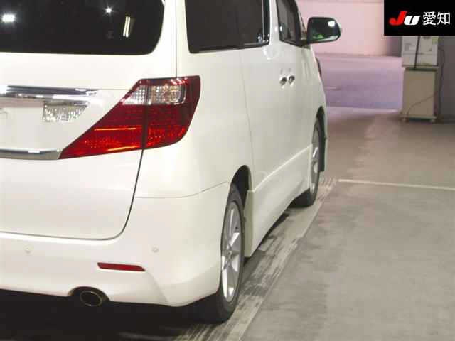 TOYOTA ALPHARD 2010