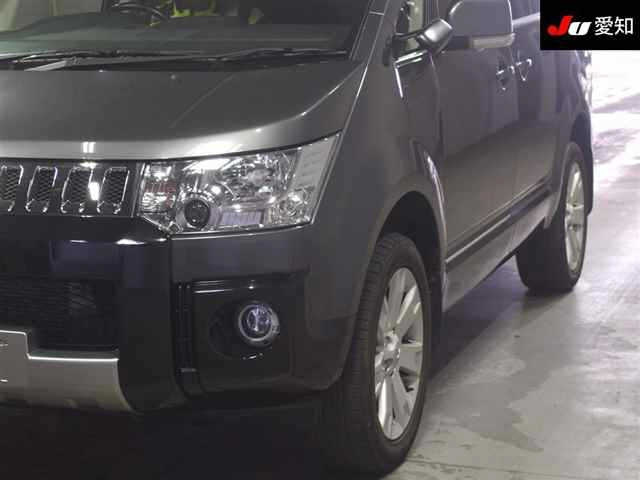 MITSUBISHI DELICA D5 2018