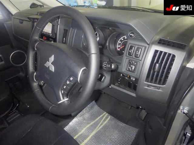 MITSUBISHI DELICA D5 2016