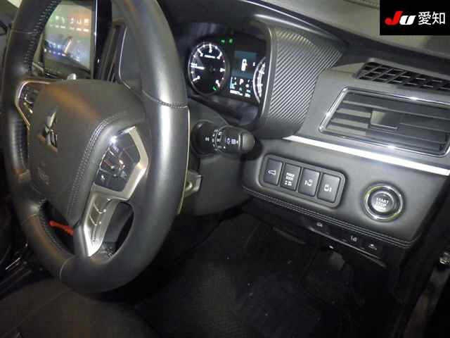 MITSUBISHI DELICA D5 2023