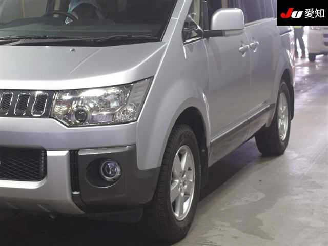 MITSUBISHI DELICA D5 2016