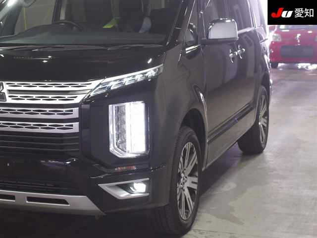 MITSUBISHI DELICA D5 2023