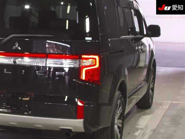 MITSUBISHI DELICA D5 2023