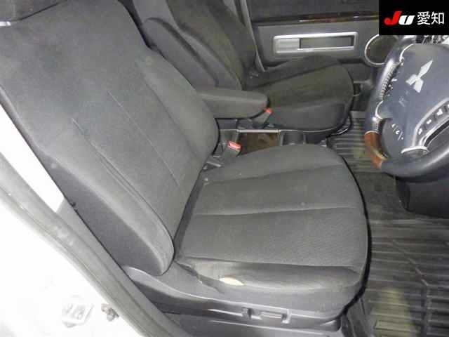 MITSUBISHI DELICA D5 2015