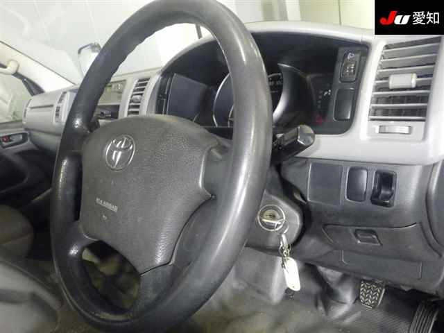 TOYOTA HIACE 2009