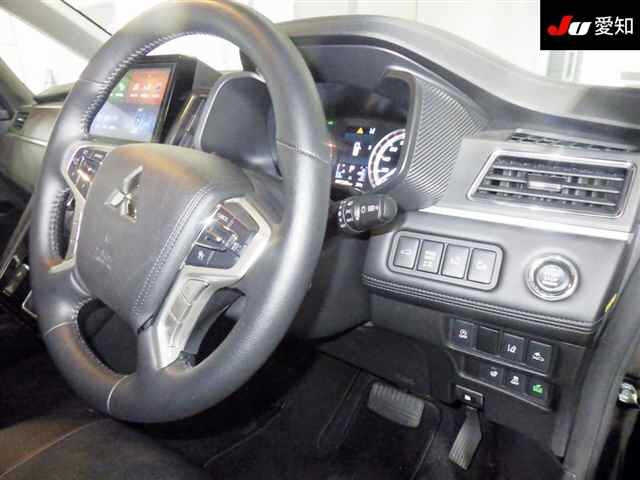 MITSUBISHI DELICA D5 2023