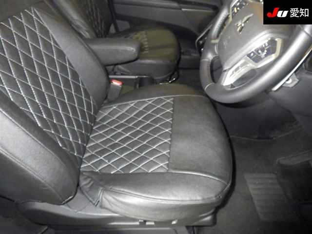 MITSUBISHI DELICA D5 2023
