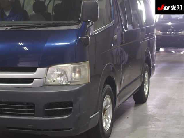 TOYOTA HIACE 2009