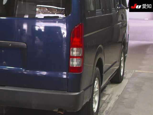 TOYOTA HIACE 2009