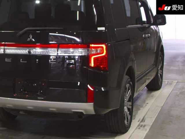 MITSUBISHI DELICA D5 2023