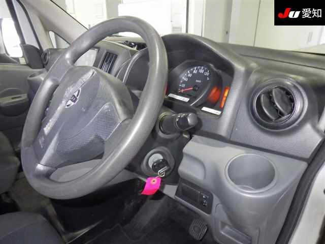 NISSAN NV200 2017