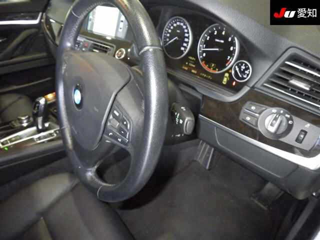 BMW 5 SERIES 2010