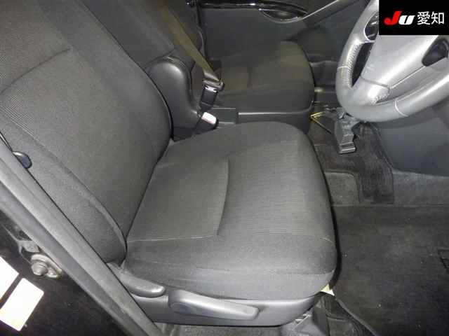 TOYOTA ISIS 2011