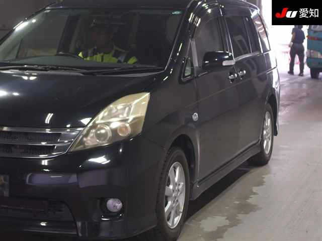 TOYOTA ISIS 2011