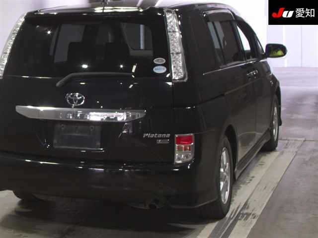 TOYOTA ISIS 2011