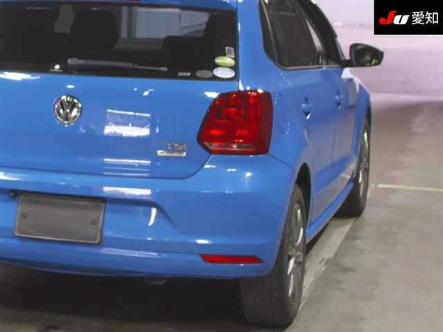VOLKSWAGEN POLO 2015