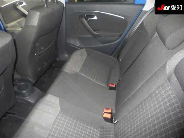 VOLKSWAGEN POLO 2015