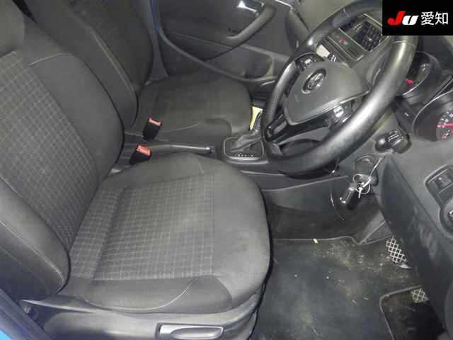 VOLKSWAGEN POLO 2015
