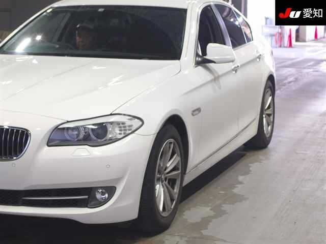 BMW 5 SERIES 2011