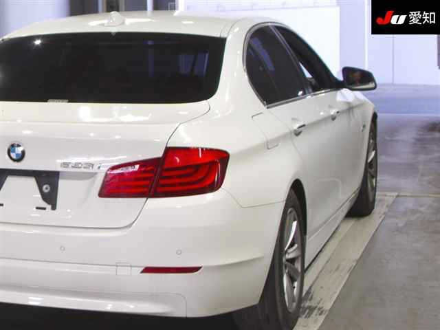 BMW 5 SERIES 2011