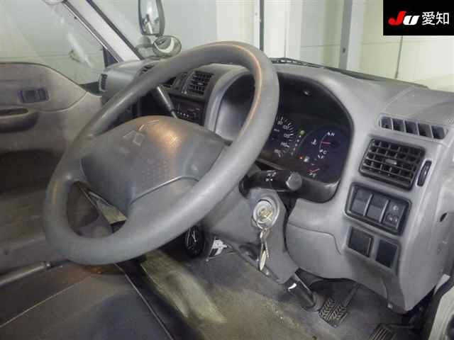 MITSUBISHI DELICA 2009