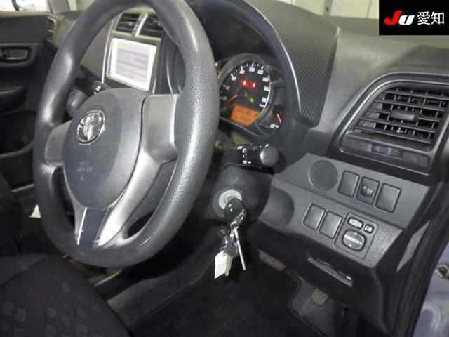 TOYOTA RACTIS 2011
