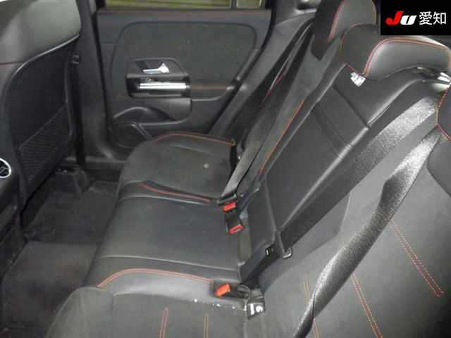 MERCEDES BENZ GLA CLASS 2020