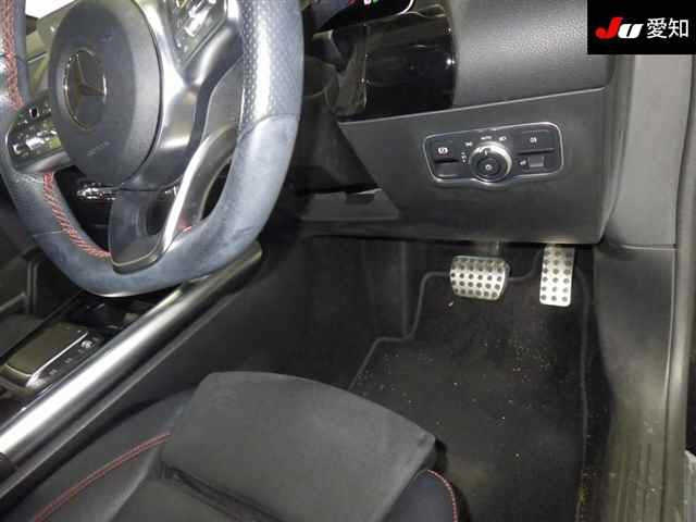 MERCEDES BENZ GLA CLASS 2020