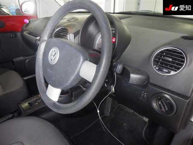 VOLKSWAGEN NEW BEETLE 2008