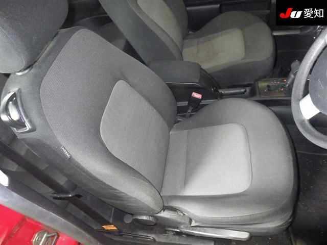 VOLKSWAGEN NEW BEETLE 2008