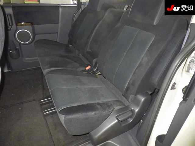 MITSUBISHI DELICA D5 2009