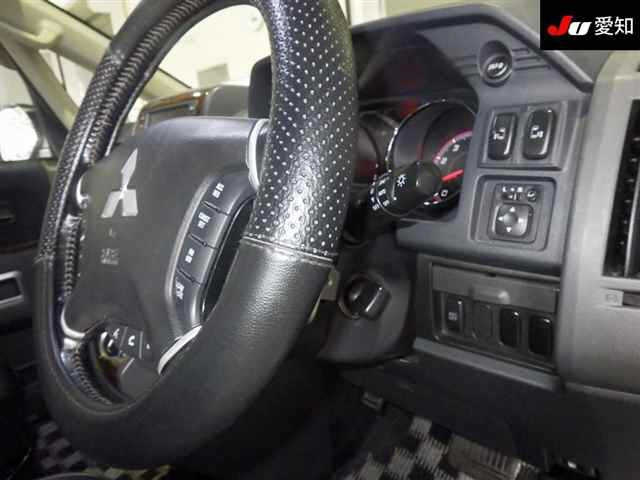 MITSUBISHI DELICA D5 2009