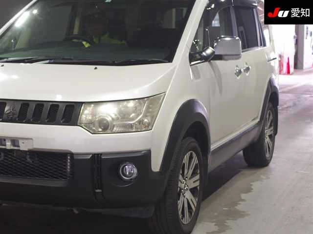 MITSUBISHI DELICA D5 2009