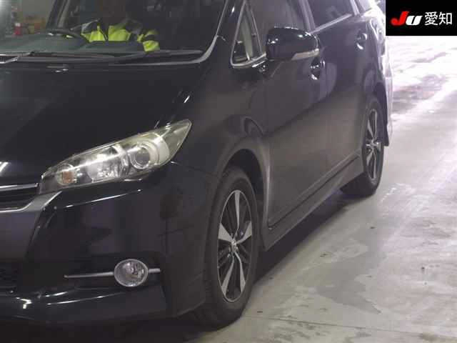 TOYOTA WISH 2013