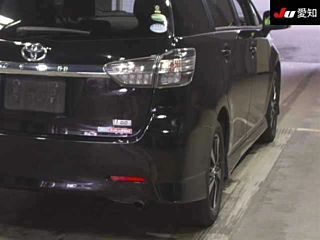 TOYOTA WISH 2013