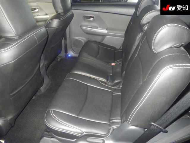 TOYOTA PRIUS ALPHA 2012