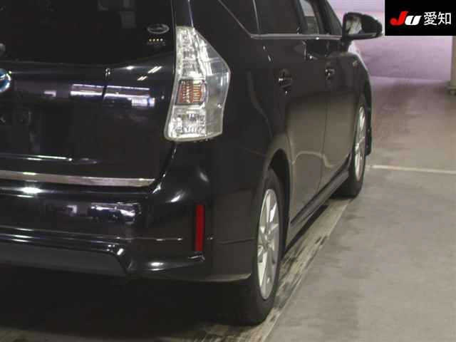 TOYOTA PRIUS ALPHA 2012