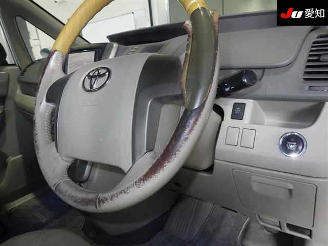 TOYOTA NOAH 2008